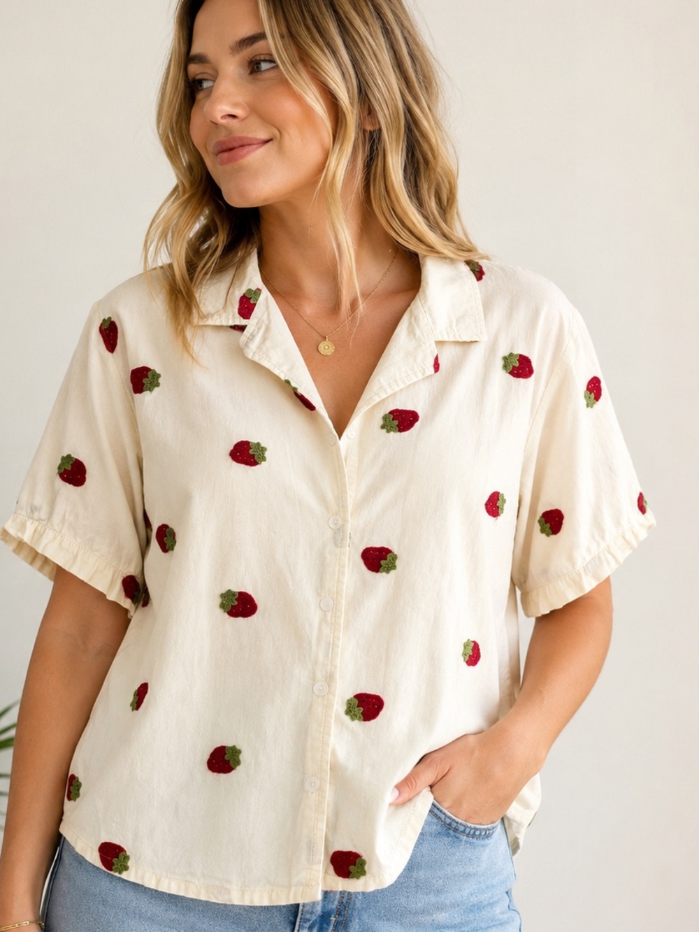Things Between Strawberry Embroidered Button Up Shirt Size Large